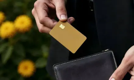 Quelle carte Gold en ligne choisir pour voyager avec des garanties et avantages premium ?